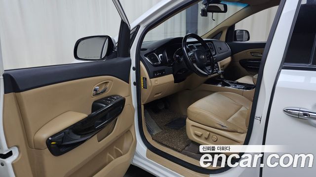 Kia Carnival 9-Seater Hi-Limousine Prestige 2019 — фото 10