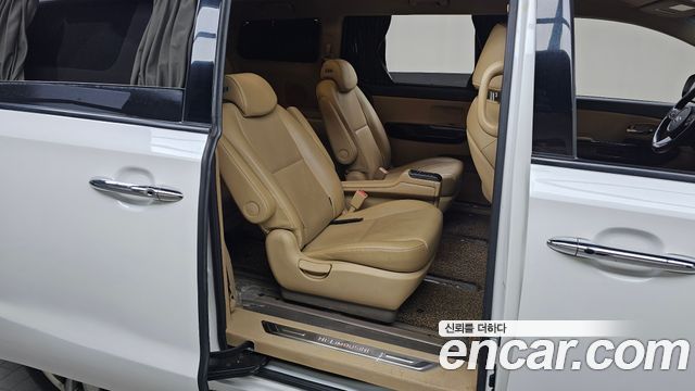 Kia Carnival 9-Seater Hi-Limousine Prestige 2019 — фото 11