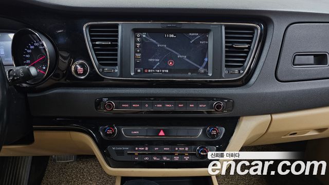 Kia Carnival 9-Seater Hi-Limousine Prestige 2019 — фото 12