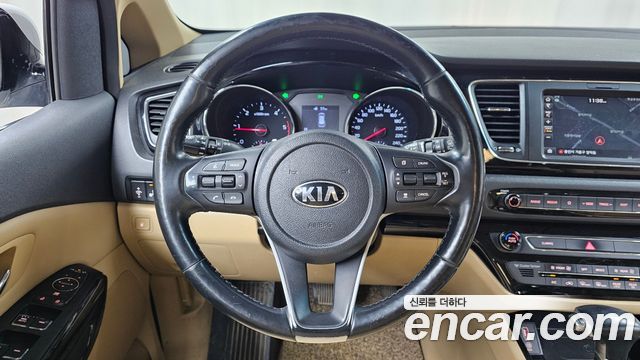 Kia Carnival 9-Seater Hi-Limousine Prestige 2019 — фото 13