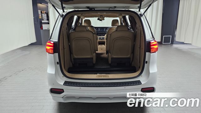 Kia Carnival 9-Seater Hi-Limousine Prestige 2019 — фото 16
