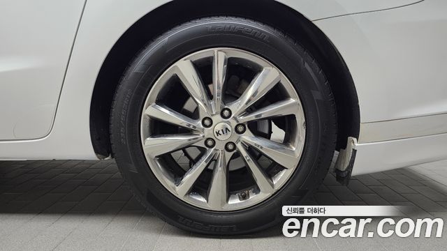 Kia Carnival 9-Seater Hi-Limousine Prestige 2019 — фото 21