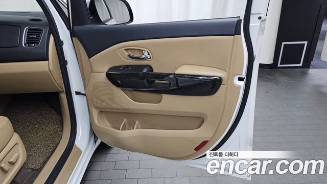 Kia Carnival 9-Seater Hi-Limousine Prestige 2019 — фото 25