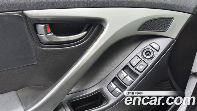 Hyundai Avante 1.6 GDi Modern Standard 2014 — фото 19