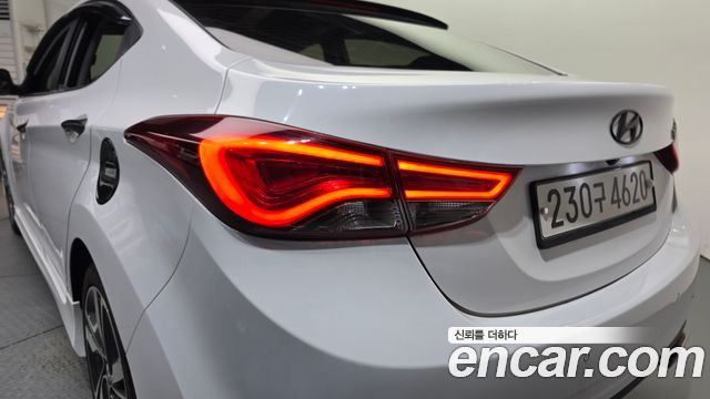 Hyundai Avante 1.6 GDi Modern Standard 2014 — фото 23
