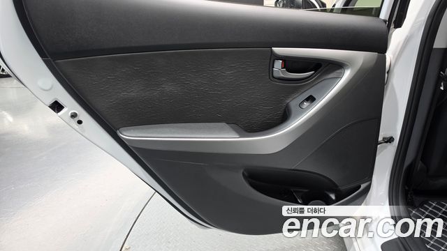 Hyundai Avante 1.6 GDi Modern Standard 2014 — фото 25