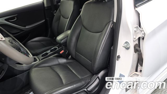 Hyundai Avante 1.6 GDi Modern Standard 2014 — фото 29
