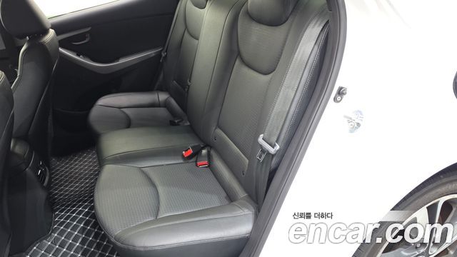 Hyundai Avante 1.6 GDi Modern Standard 2014 — фото 30
