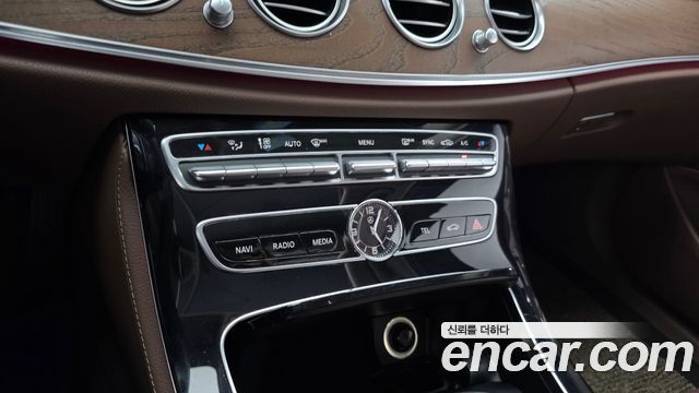 Mercedes-Benz E-Class (W213) E300 Exclusive 2018 — фото 18