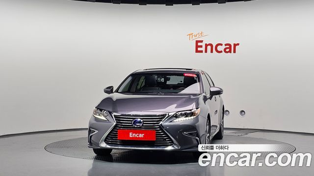 Lexus ES300h Supreme XV60 2017 — фото 3