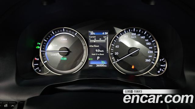 Lexus ES300h Supreme XV60 2017 — фото 8