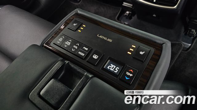 Lexus ES300h Supreme XV60 2017 — фото 23