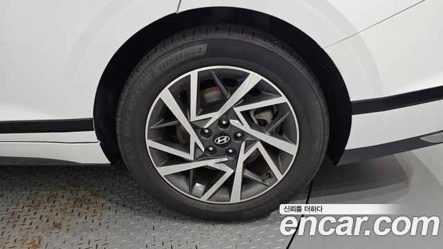 Hyundai Grandeur (GN7) 3.5 LPG 2WD (Taxi) Deluxe 2023 — фото 21