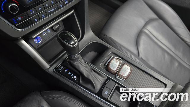 Hyundai Sonata (LF) 2.0 Smart 2015 — фото 9