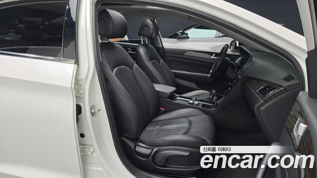 Hyundai Sonata (LF) 2.0 Smart 2015 — фото 26