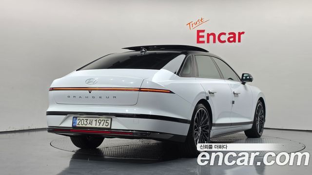 Hyundai Grandeur (GN7) 2,5 Gasoline 2WD Calligraphy 2023 — фото 2