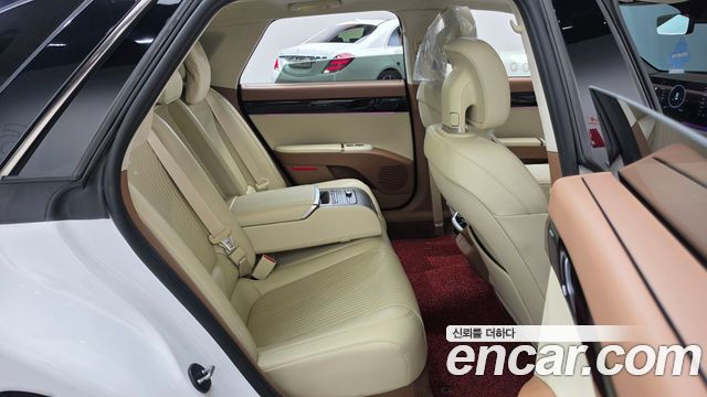 Hyundai Grandeur (GN7) 2,5 Gasoline 2WD Calligraphy 2023 — фото 15