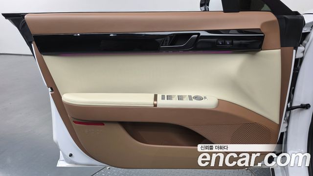 Hyundai Grandeur (GN7) 2,5 Gasoline 2WD Calligraphy 2023 — фото 30
