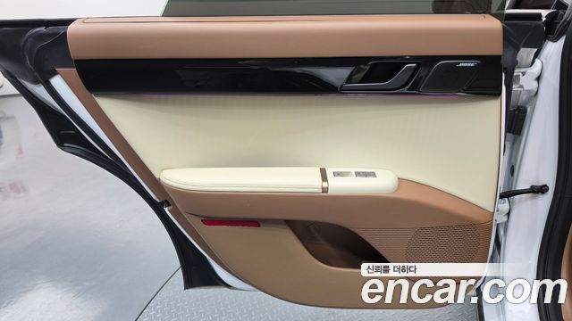 Hyundai Grandeur (GN7) 2,5 Gasoline 2WD Calligraphy 2023 — фото 31