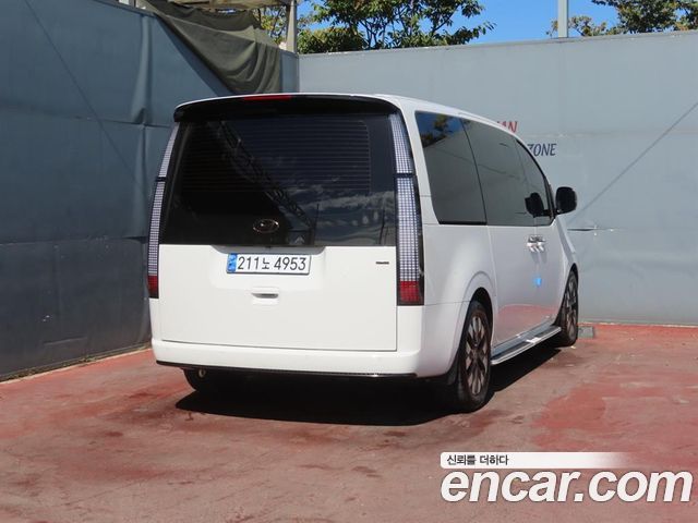 Hyundai Staria Lounge 9-Seater Inspiration 2022 — фото 3