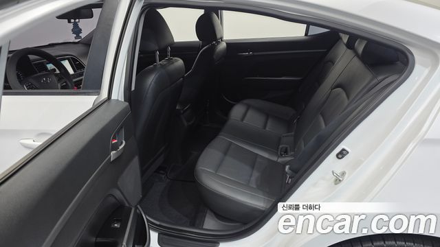 Hyundai Avante (AD) 1.6 GDI Value Plus 2017 — фото 11