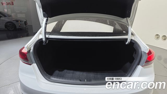 Hyundai Avante (AD) 1.6 GDI Value Plus 2017 — фото 20