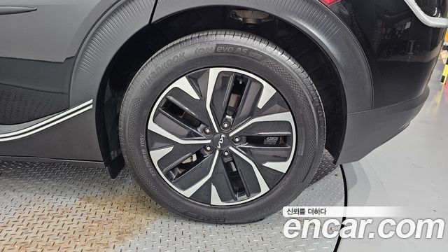 Kia EV6 Long Range Air 2022 — фото 21