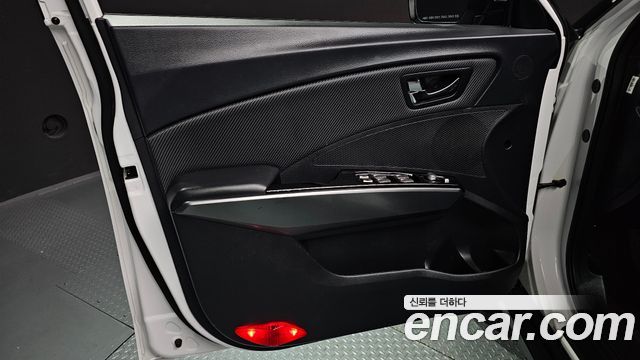 KG Mobility (SsangYong) Tivoli Armor Gear Plus 2WD 2019 — фото 24