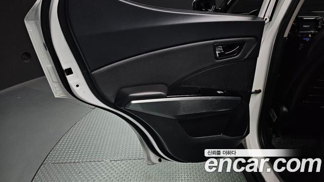 KG Mobility (SsangYong) Tivoli Armor Gear Plus 2WD 2019 — фото 25