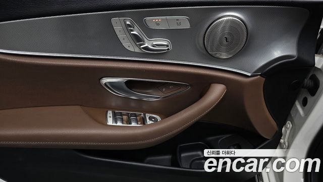 Mercedes-Benz E-Class (W213) E300 Avantgarde 2019 — фото 17