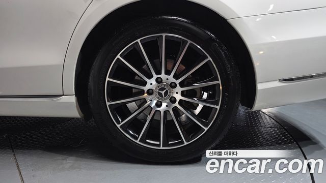 Mercedes-Benz E-Class (W213) E300 Avantgarde 2019 — фото 21