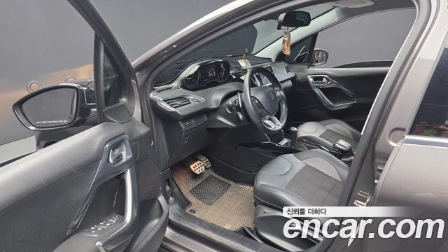 Peugeot 2008 1.6 BlueHDi Feline 2017 — фото 10