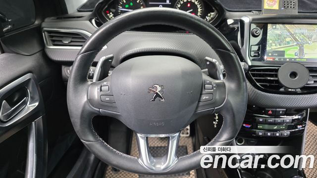 Peugeot 2008 1.6 BlueHDi Feline 2017 — фото 13