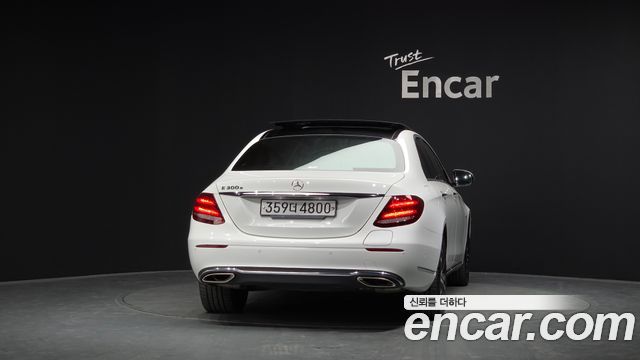 Mercedes-Benz E-Class (W213) E300e Exclusive 2019 — фото 4