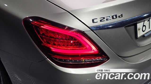 Mercedes-Benz C-Class (W205) C220 d 4MATIC AMG Line 2019 — фото 23