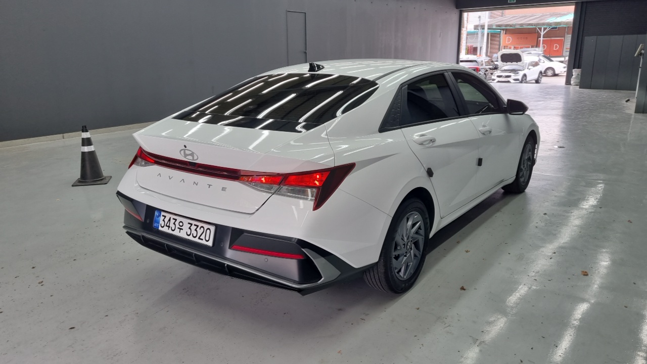Hyundai Avante Hybrid (CN7) Modern 2025 — фото 2