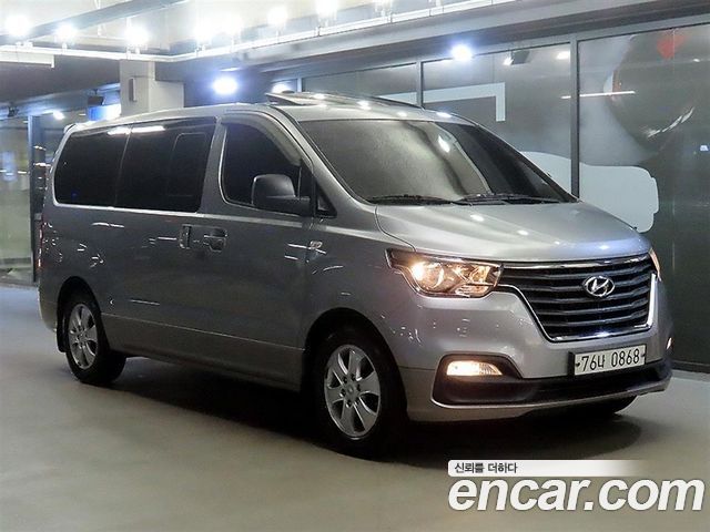 Hyundai Grand Starex Wagon 11-Seater Modern