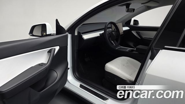 Tesla Model Y Standard Range RWD 2021 — фото 10