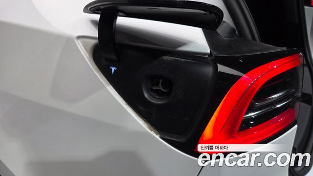 Tesla Model Y Standard Range RWD 2021 — фото 34