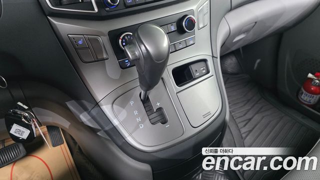 Hyundai Grand Starex Van 3-Seater Smart 2021 — фото 9