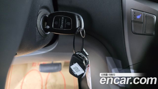 Hyundai Grand Starex Van 3-Seater Smart 2021 — фото 15