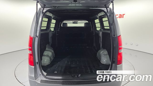 Hyundai Grand Starex Van 3-Seater Smart 2021 — фото 16