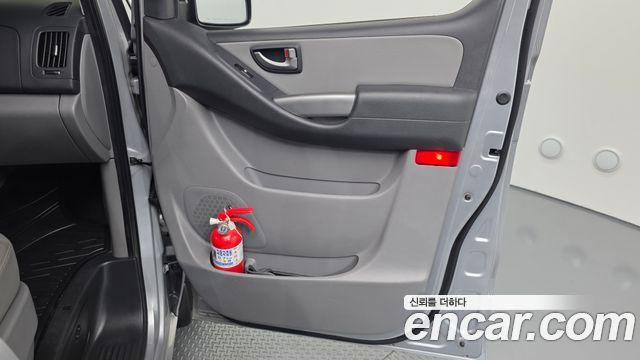 Hyundai Grand Starex Van 3-Seater Smart 2021 — фото 24