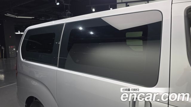 Hyundai Grand Starex Van 3-Seater Smart 2021 — фото 29