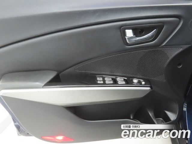 KG Mobility (SsangYong) Tivoli LX 2WD DLX 2016 — фото 17