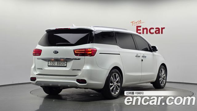 Kia Carnival Gasoline 7-Seater Limousine President 2019 — фото 2