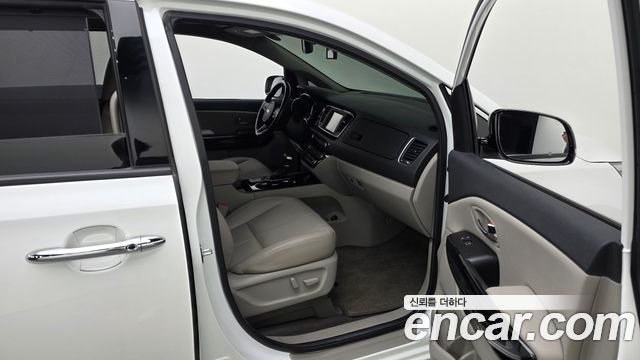 Kia Carnival Gasoline 7-Seater Limousine President 2019 — фото 11
