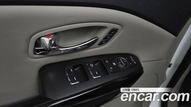 Kia Carnival Gasoline 7-Seater Limousine President 2019 — фото 17