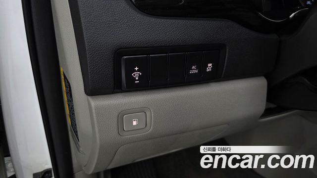 Kia Carnival Gasoline 7-Seater Limousine President 2019 — фото 27