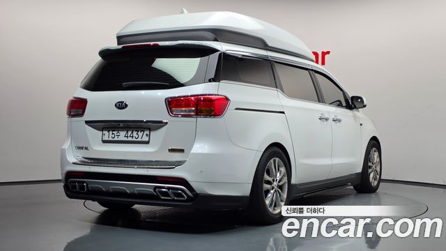 Kia Carnival 9-seater Hi-Limousine Noblesse 2016 — фото 2